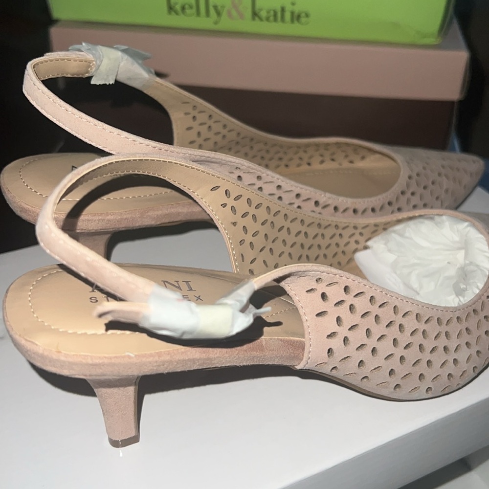 Alfani Step n Flex Babbsy Perforated Slingbacks NIB Sz 9 - Picture 6 of 8